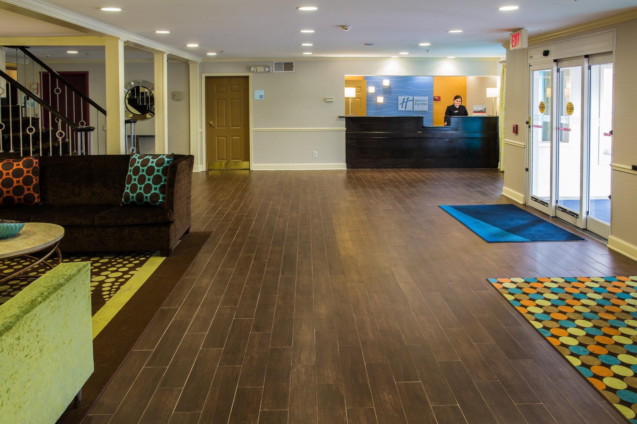 Holiday Inn Express Alpharetta - Roswell By Ihg Exterior photo
