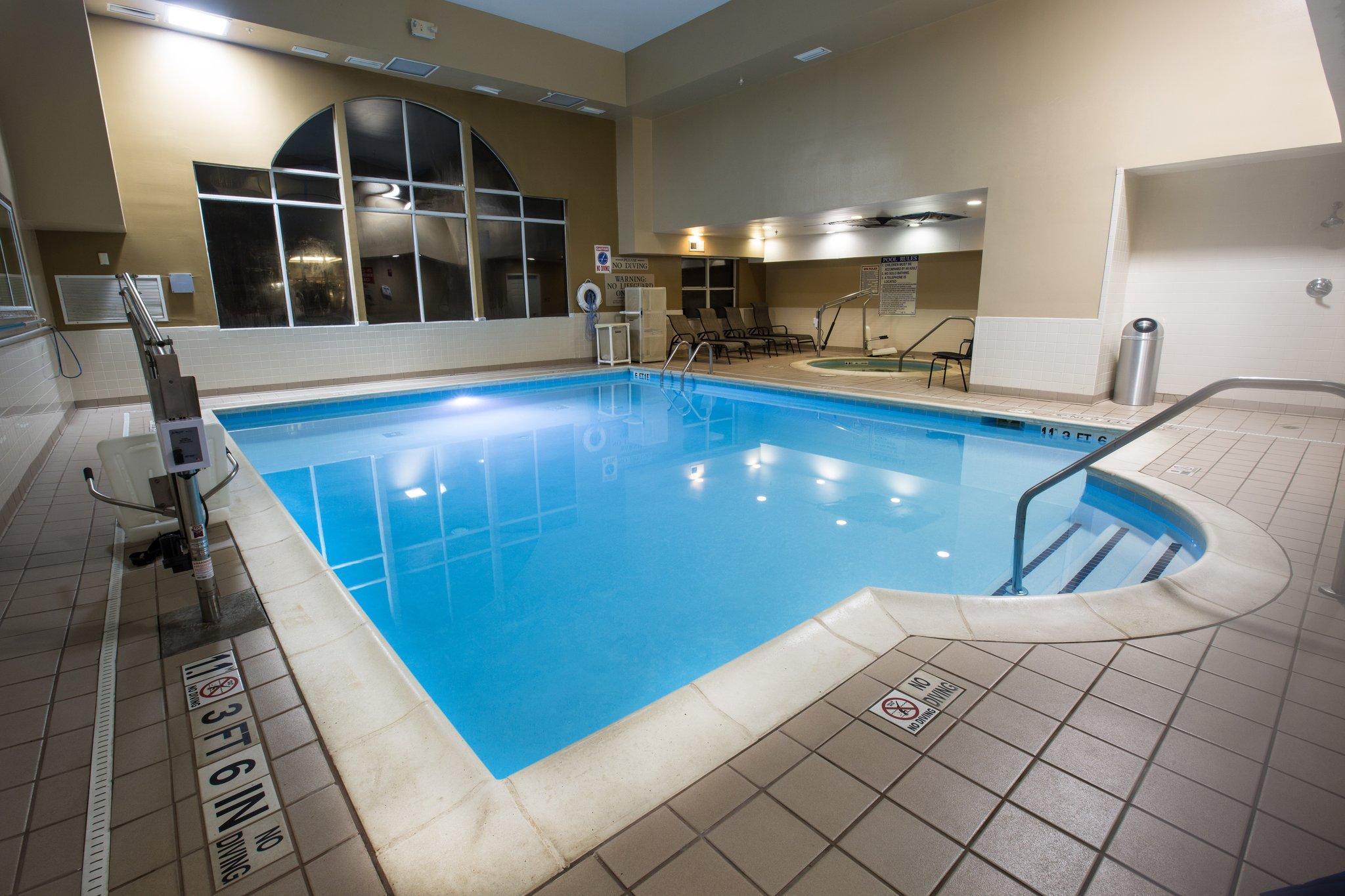 Holiday Inn Express Alpharetta - Roswell By Ihg Exterior photo