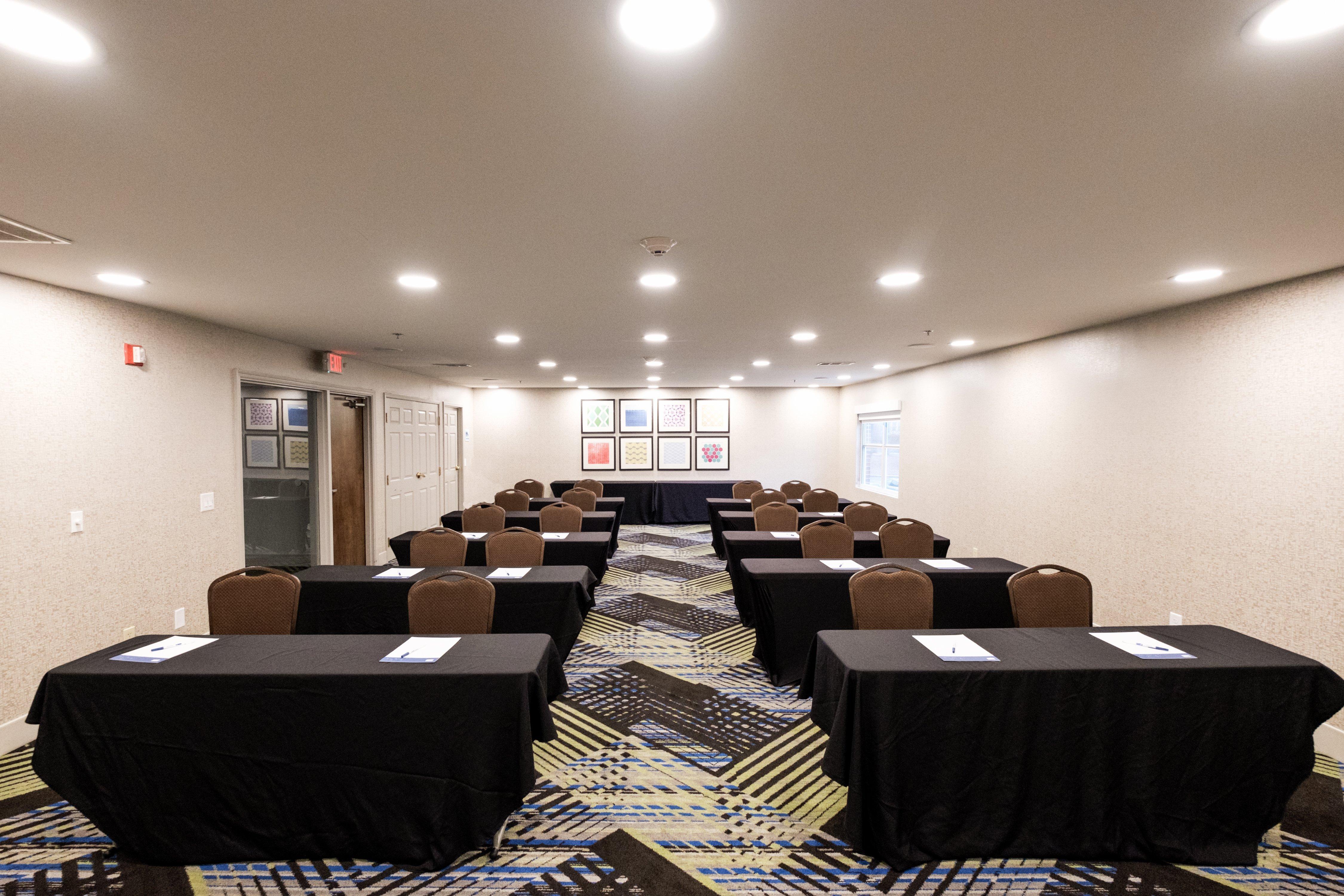 Holiday Inn Express Alpharetta - Roswell By Ihg Exterior photo