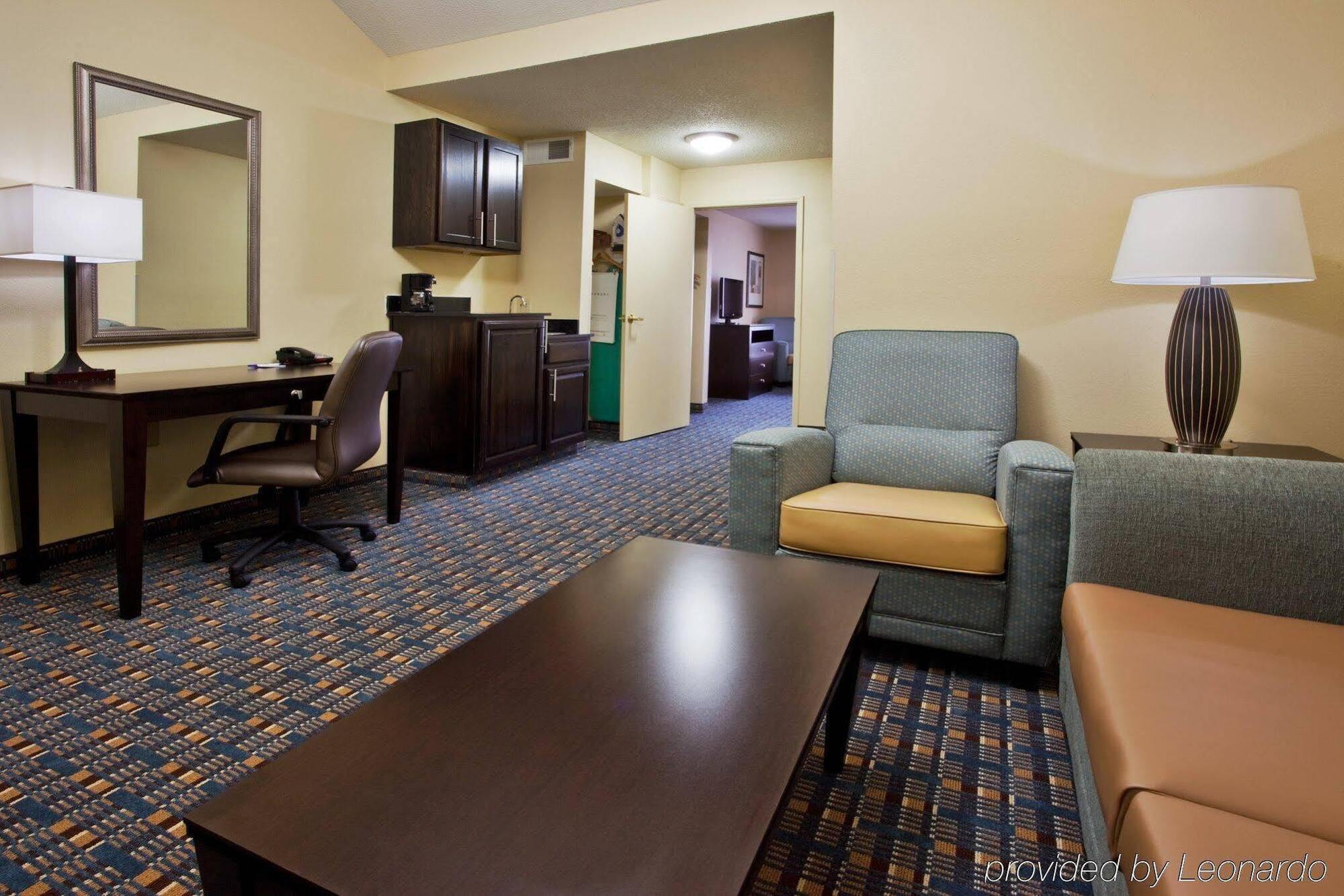Holiday Inn Express Alpharetta - Roswell By Ihg Exterior photo